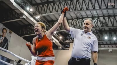 Merkezefendi Belediyesi Spor Kulübü'nden Nefise Kaymakçı, Amasya'da düzenlenen Türkiye Boks