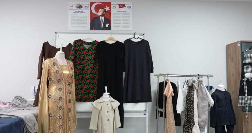 Mersin Büyükşehir Belediyesi bünyesinde faaliyet gösteren Halkkent MERCEK Mesleki Eğitim