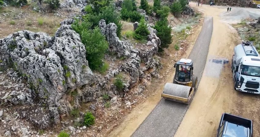 Mersin Büyükşehir Belediyesi, sorumluluk alanında bulunmayan Gülnar'daki Taşoluk-Halifeler güzergahında 9