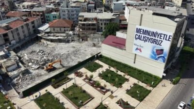 Mersin Büyükşehir Belediyesi Fen İşleri Dairesi Başkanlığı koordinasyonunda Zafer Çarşısı olarak