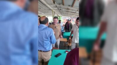 Mezitli Belediye Başkanı Ahmet Serkan Tuncer, kırsal mahalle ziyaretleri kapsamında Sarılar,