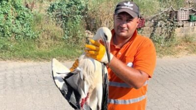 Milas Belediyesi Temizlik İşleri Müdürlüğü personeli Ufuk Güçlü'nün görev sırasında