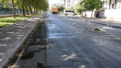 Milas Belediyesi, ilçenin önemli ulaşım noktalarından Ahmet Yesevi Caddesi’nde sıcak