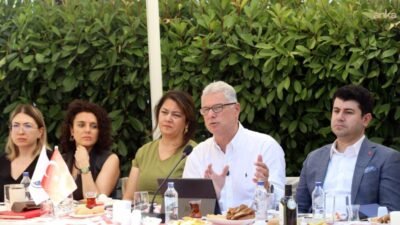 Mudanya Belediye Başkanı Deniz Dalgıç, ilçenin geleceğini planlamak amacıyla düzenli