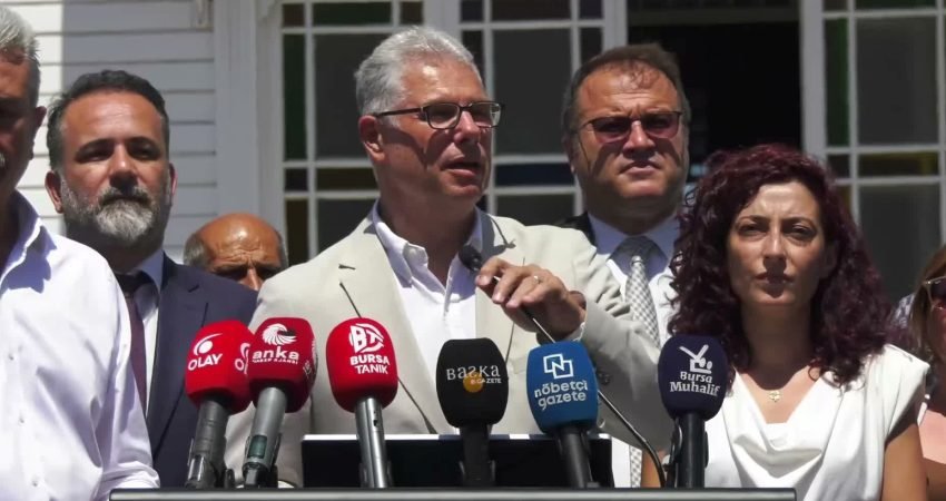 AK Parti Bursa Büyükşehir Belediye Meclisi Grup Sözcüsü Ahmet Alperen