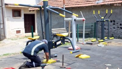 Mudanya Belediyesi, ilçe genelindeki parkları mahallelerin ihtiyaçlarına göre yeniden düzenliyor.