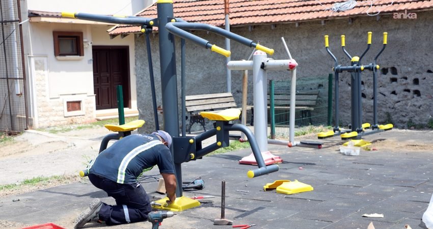 Mudanya Belediyesi, ilçe genelindeki parkları mahallelerin ihtiyaçlarına göre yeniden düzenliyor.