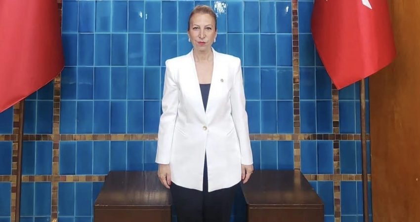 CHP Muğla Milletvekili Süreyya Öneş Derici, CHP’den istifa ettiğini açıkladı.