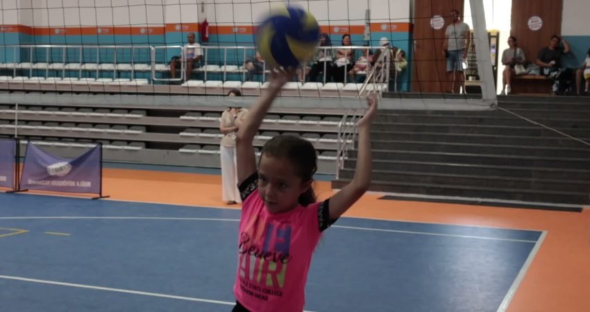 Muğla Büyükşehir Belediyesi'nin 17 branşta düzenlediği yaz spor kurslarına toplam