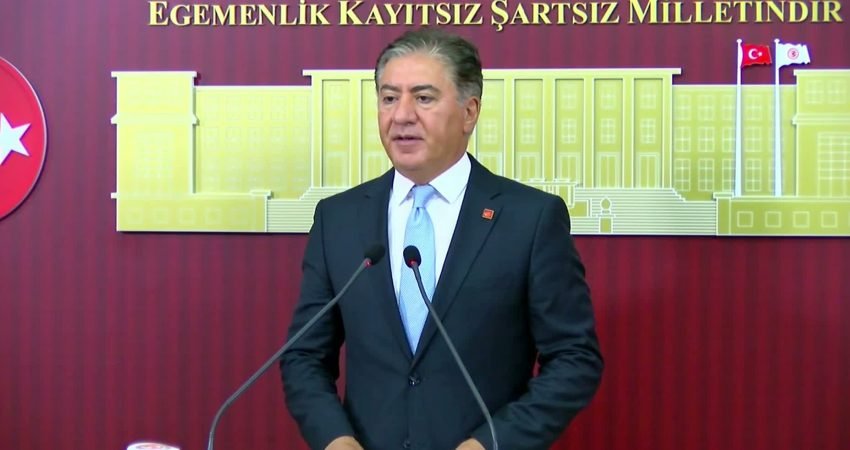 CHP Grup Başkanvekili Murat Emir, "CHP'nin bölündüğü" eleştirilerine ilişkin, "Millet