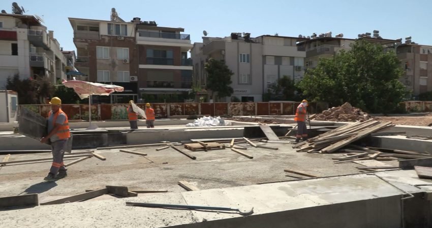 Muratpaşa Belediyesi, Fener Mahallesi’nde dört tenis ve dört padel kortunun