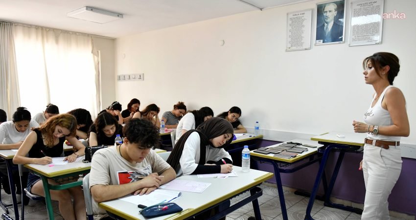 Muratpaşa Gençlik Eğitim Merkezi’nde (MURGEM) YKS'ye hazırlanan öğrencilerin yüzde 96’sı