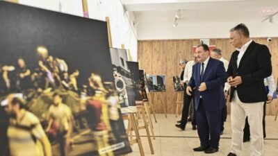 Muratpaşa Belediyesi'nin ev sahipliğinde ziyarete açılan 15 Temmuz Demokrasi ve