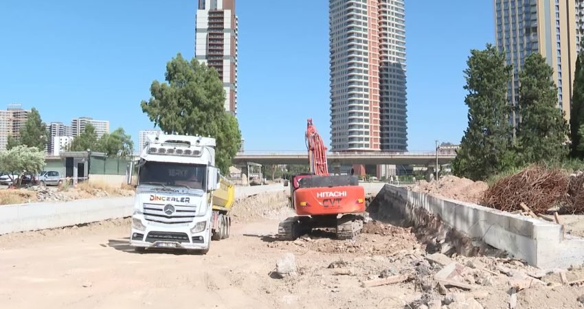 İzmir Büyükşehir Belediyesi'nin, Mürselpaşa Bulvarı'ndaki trafik yoğunluğunu azaltacak Mürselpaşa Karayolu