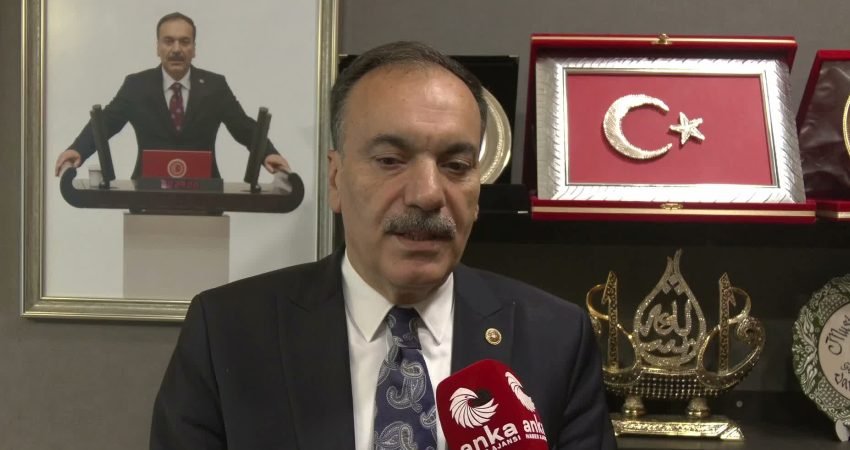 Ahmet Davutoğlu’nun feshetme kararı alındığını açıkladığı Gelecek Partisi’nin Genel Başkan