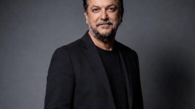 Müzik dünyasının güçlü yorumcularından Güvenç Dağüstün, yıllardır sesiyle dokunduğu hayatlara
