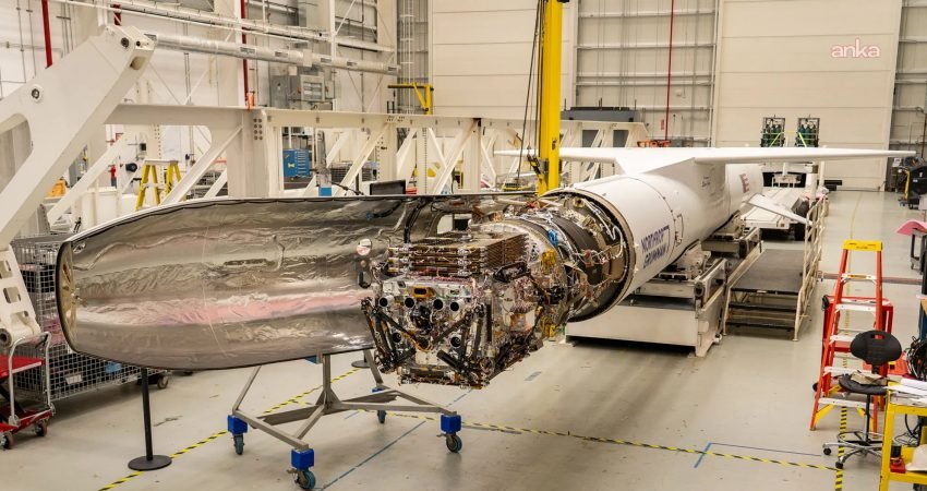 NASA, yörüngesi giderek alçalan ve gelecek aylarda Dünya'ya düşme riski bulunan