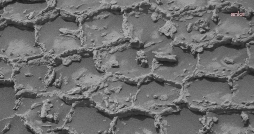 NASA'nın Curiosity keşif aracı, Mars'ın Gale Krateri'nde dev bir bal