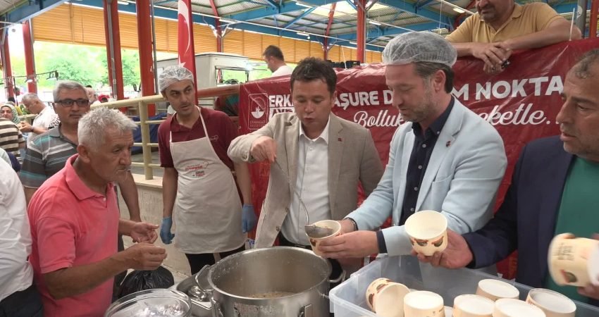 Osmangazi Belediye Başkanı Erkan Aydın, Muharrem ayı dolayısıyla Hamitler Mahallesi'nde
