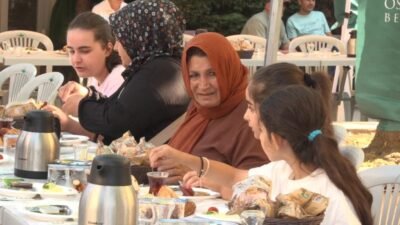 Osmangazi Belediye Başkanı Erkan Aydın, mahalle buluşmaları kapsamında Alemdar'da düzenlenen