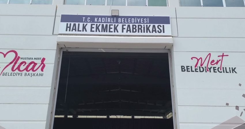 Osmaniye'de Kadirli Belediyesi bünyesindeki Halk Ekmek Fabrikası’nda üretilen ekmekler 10