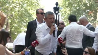 CHP Grup Başkanı Özgür Özel, Çankaya Belediyesi'ne yapılan operasyona ilişkin, "İstanbul’dan