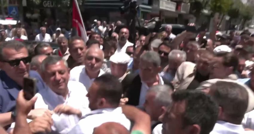 CHP Grup Başkanı Özgür Özel, "Tayyip Erdoğan, artık seçimi kazanamayacağını