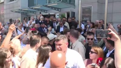CHP Grup Başkanı Özgür Özel, Eskişehir'de esnafı ziyaretinin ardından yaptığı