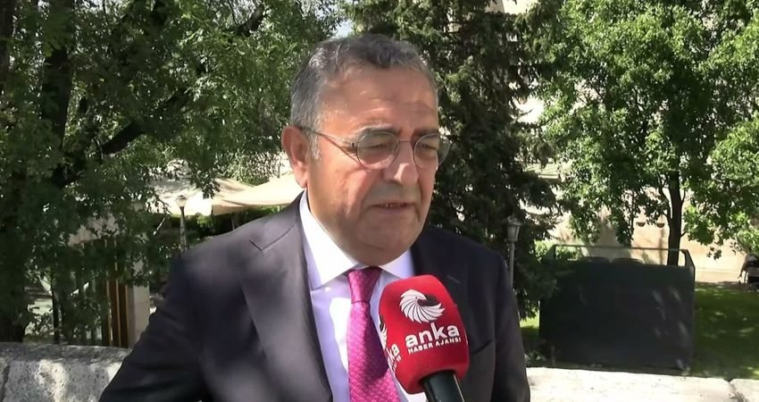 CHP Grup Başkanı Özgür Özel, partisinin haftalık grup toplantısında, yeni