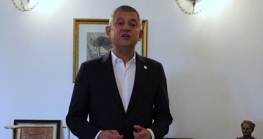 YENİ Parti Genel Başkanı Özgür Özel, partisinin bağış kampanyasını sosyal medya