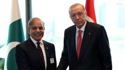 İletişim Başkanı Burhanettin Duran, Pakistan Başbakanı Şahbaz Şerif’in, Cumhurbaşkanı Recep
