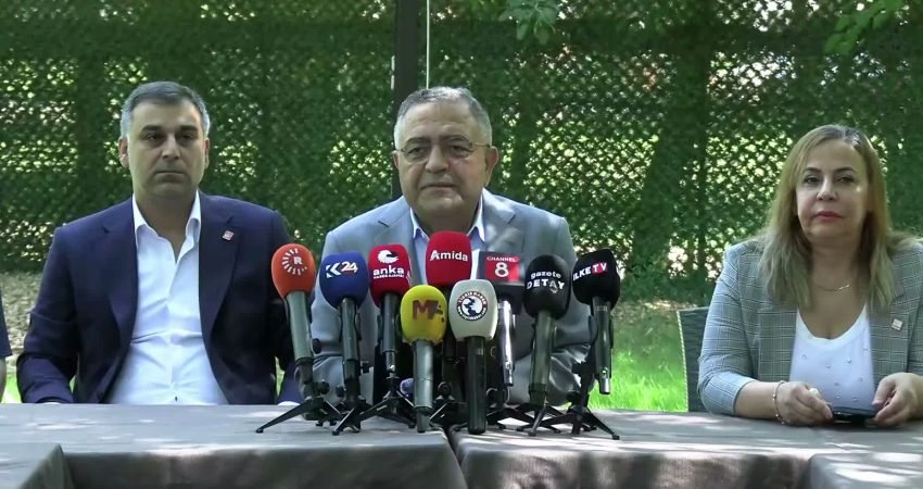 CHP Diyarbakır Milletvekili Sezgin Tanrıkulu, terör örgütü PKK’nın silah yakmasının