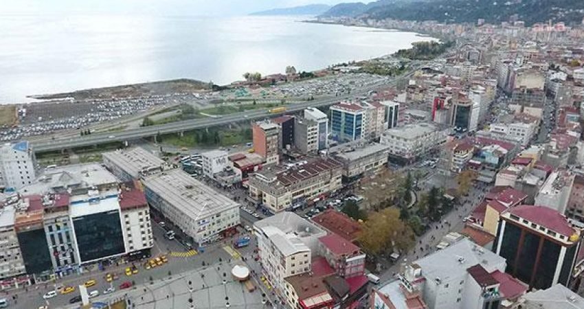 Rize’de fuhşa aracılık ettikleri iddia edilen kişilere yönelik düzenlenen operasyonda