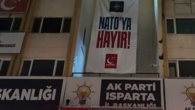 Saadet Partisi, Karabük'teki il binasına astığı "NATO’ya Hayır" pankartı nedeniyle