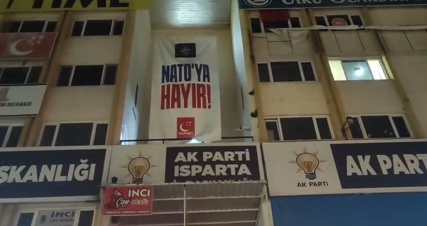 Saadet Partisi Isparta İl ve Merkez İlçe Başkanlığı, AK Parti