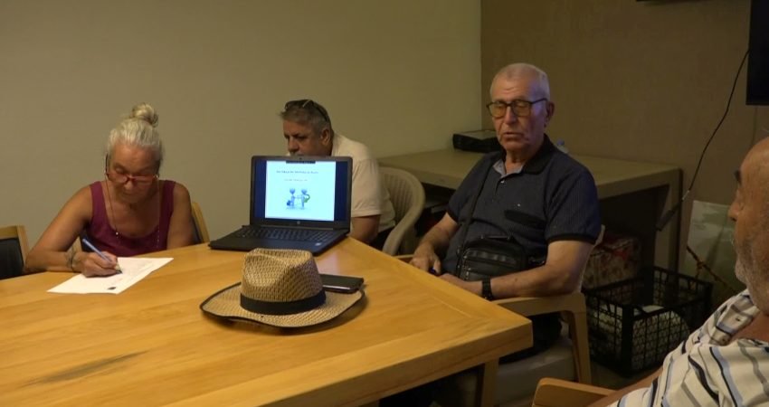 Kuşadası Belediyesi, Davutlar Mahallesi’nde hizmet veren İkinci Bahar Merkezi’nde düzenlediği
