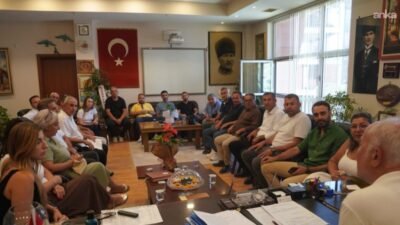 Seferihisar Belediye Başkan Vekili Fuat Gümüş'ün mahalle muhtarlarını ağırladığı toplantıda,