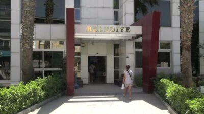 Seferihisar Belediye Başkanı İsmail Yetişkin’in tutuklanarak görevden uzaklaştırılmasının ardından gerçekleştirilen