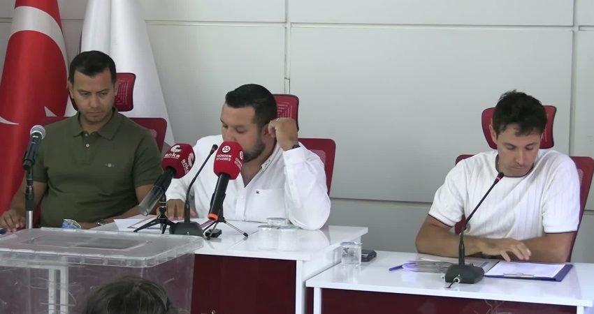 Seferihisar Belediye Başkanı İsmail Yetişkin’in tutuklanarak görevden uzaklaştırılmasının ardından Belediye