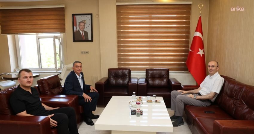 Şehzadeler Belediye Başkanı Hakan Şimşek, geçen hafta Şehzadeler Kaymakamı olarak