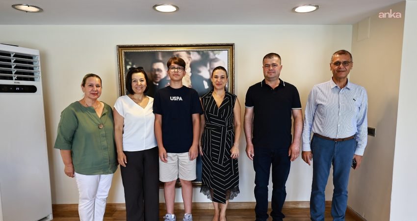 LGS'de 500 tam puan alarak Türkiye birincisi olan Emirhan Kaptan,