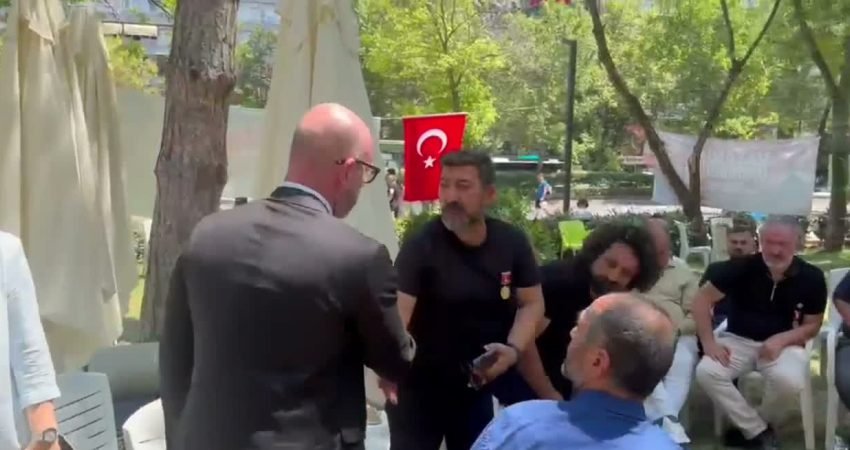 CHP Balıkesir Milletvekili Serkan Sarı ve Tokat Milletvekili Kadim Durmaz,