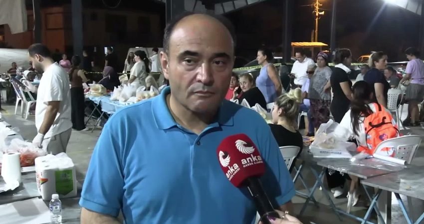 Muğla'nın Seydikemer ilçesinde sabah saatlerinde başlayan orman yangını altı mahalleye