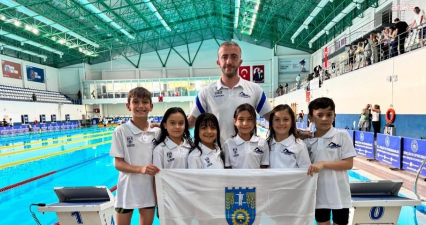 Silivri Belediyesi Spor Yüzme Takımı'ndan 13 sporcu, Türkiye Yüzme Federasyonu