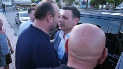 CHP’liler, geçim, özgürlük, adalet ve seçim talepleriyle Silivri’de yürüyüş yaptı.