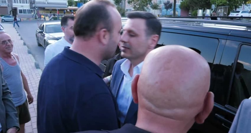 CHP’liler, geçim, özgürlük, adalet ve seçim talepleriyle Silivri’de yürüyüş yaptı.