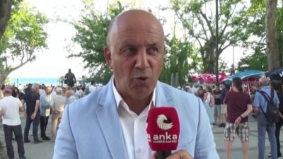 Sinop Belediye Başkanı Metin Gürbüz, belediye başkanlarının tutuklanmasına tepki göstererek,