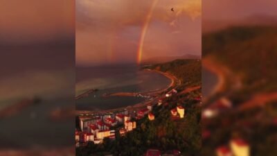 Sinop'un Türkeli ilçesinde sağanak yağışın ardından gökyüzünde oluşan çift gökkuşağı,