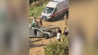 Şırnak’ın Güçlükonak ilçesinde sürücüsünün kontrolünden çıkarak şarampole devrilen otomobildeki 1’i