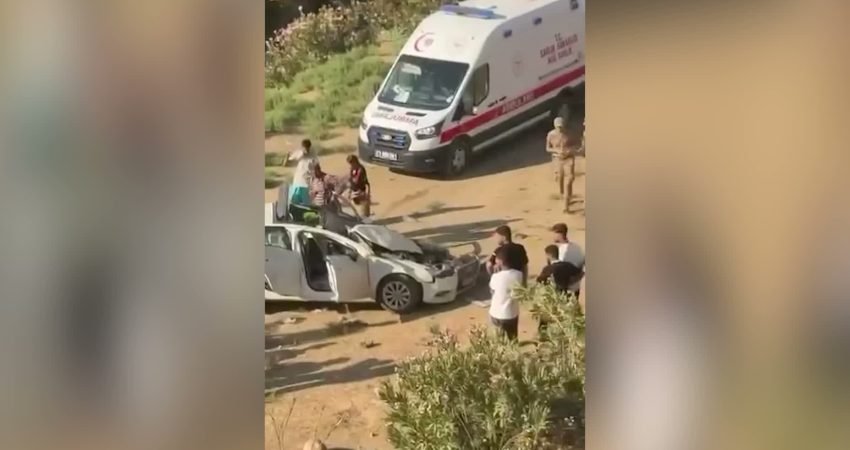 Şırnak’ın Güçlükonak ilçesinde sürücüsünün kontrolünden çıkarak şarampole devrilen otomobildeki 1’i